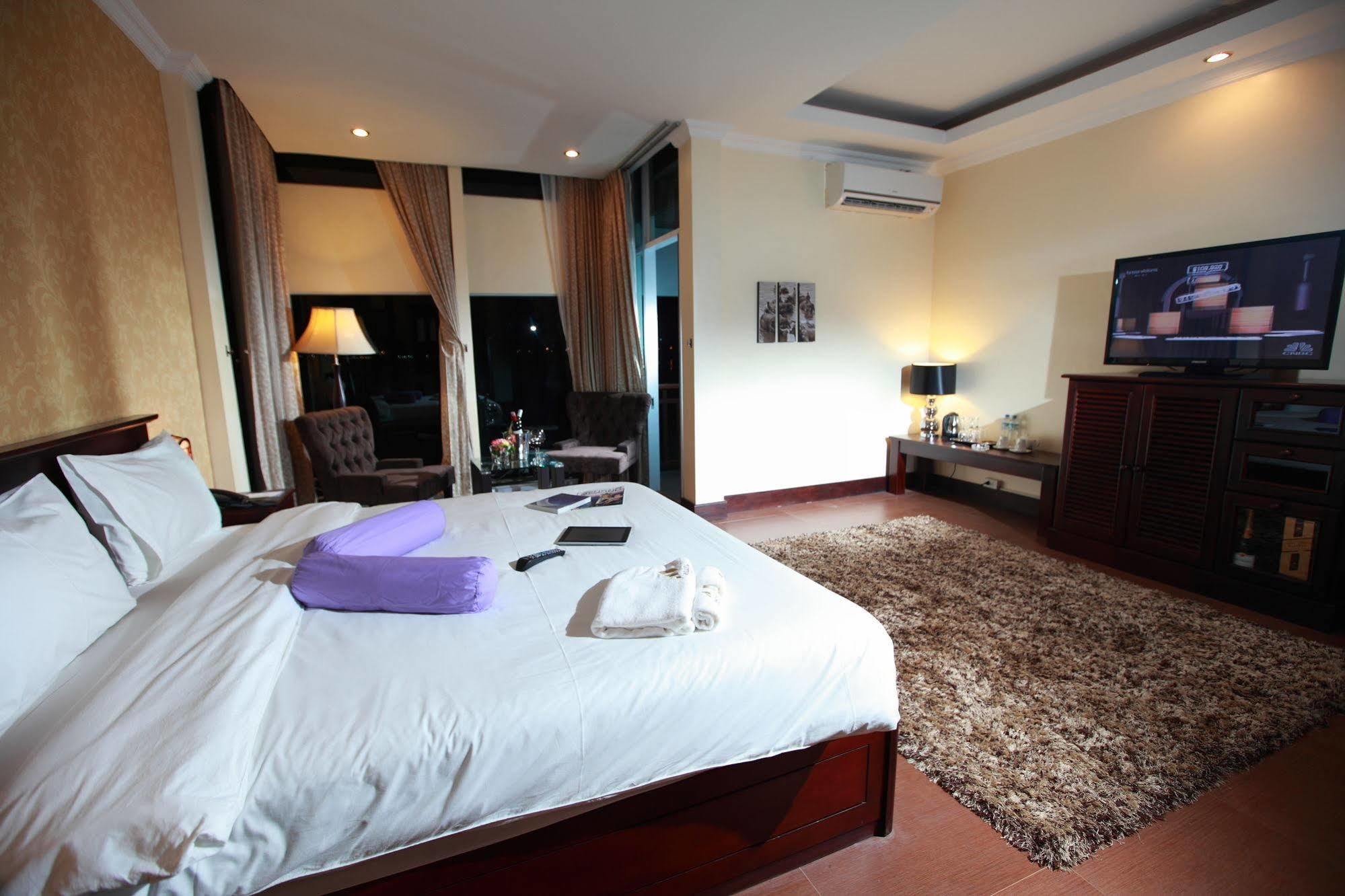 Seasons Riverside Hotel Vientiane Exterior foto