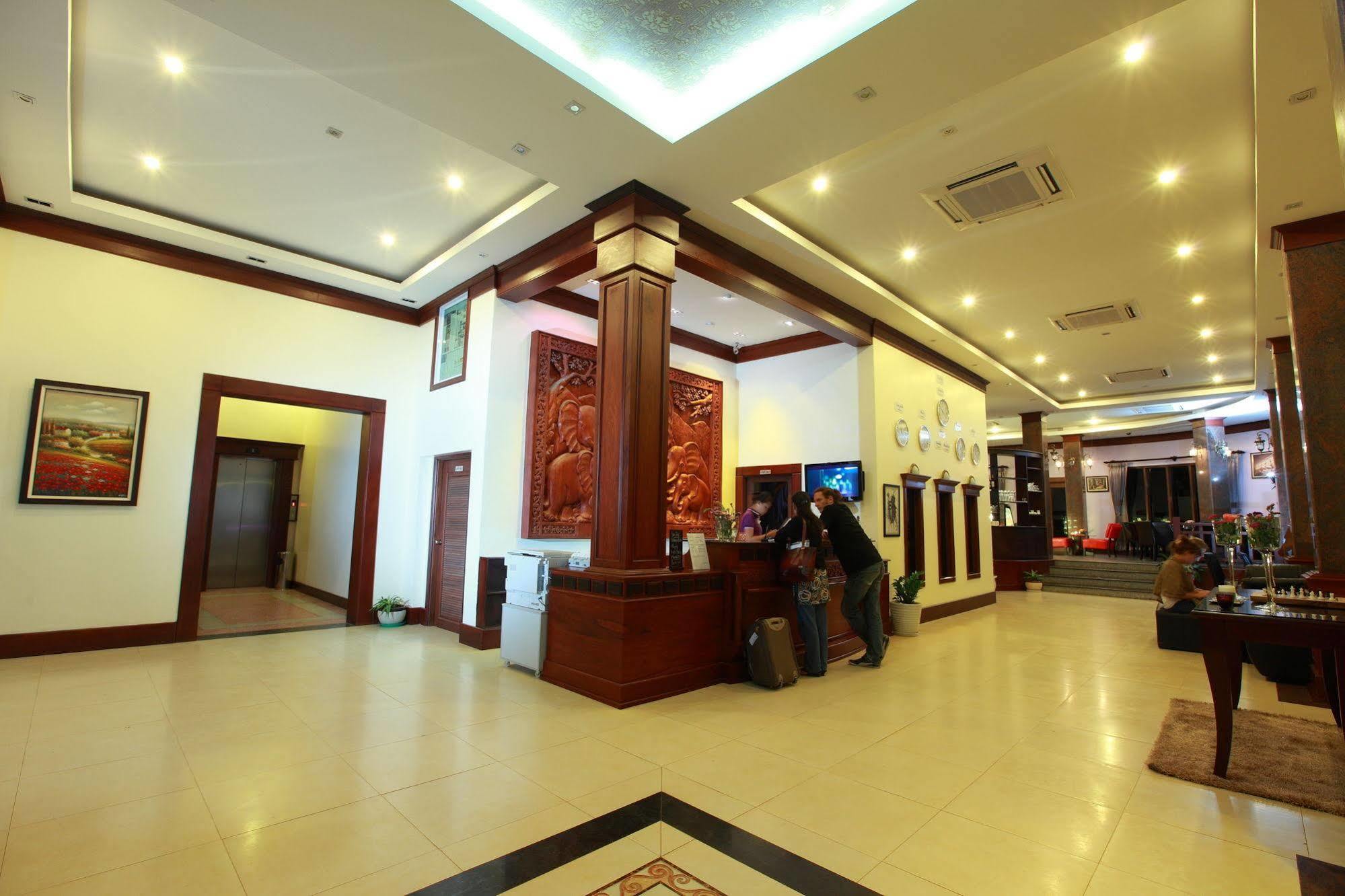 Seasons Riverside Hotel Vientiane Exterior foto
